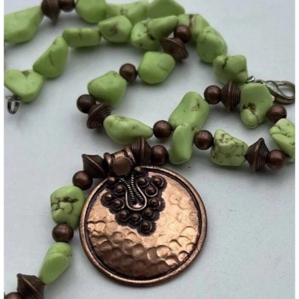 Vintage Chunky Natural Lime Green With Nickel Turquoise Boho Necklace Size 21” - Picture 10 of 15